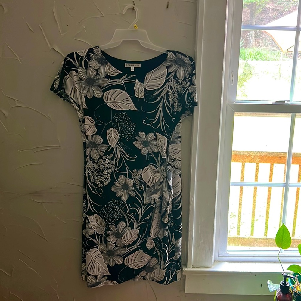 Cap sleeved wrap dress size medium